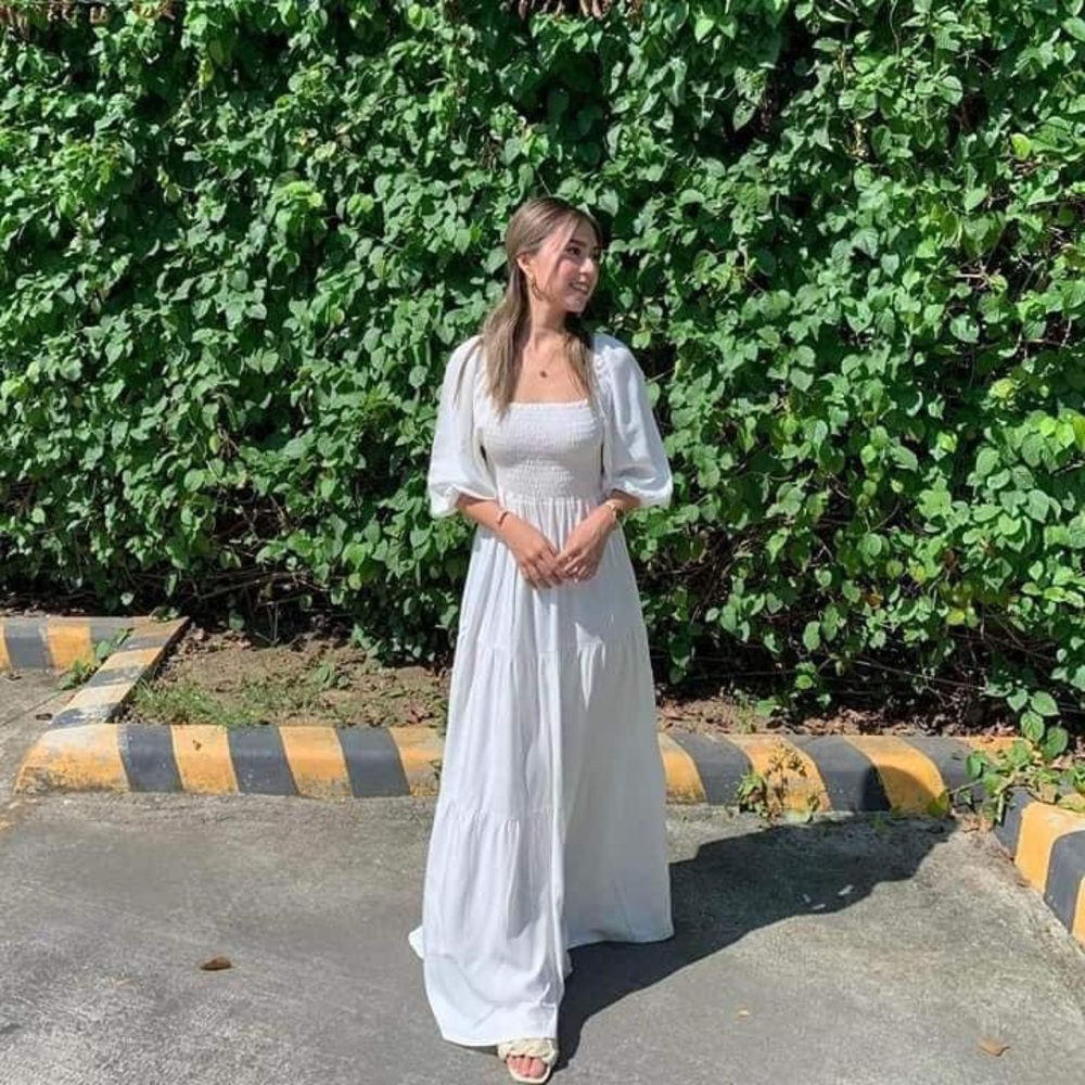 white maxi dress fits to small to medium